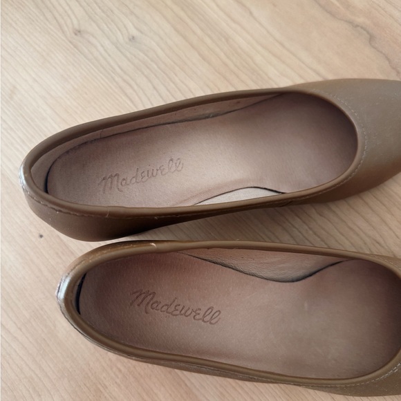 The Reid Pump in Leather - Picture 9 of 9